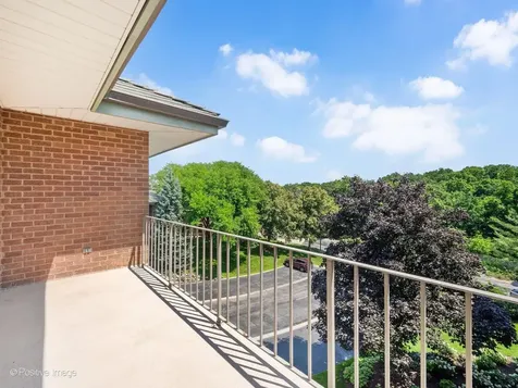 5 Oak Brook Club Drive Oak Brook IL 60523