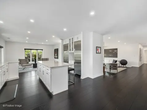 5 Oak Brook Club Drive Oak Brook IL 60523