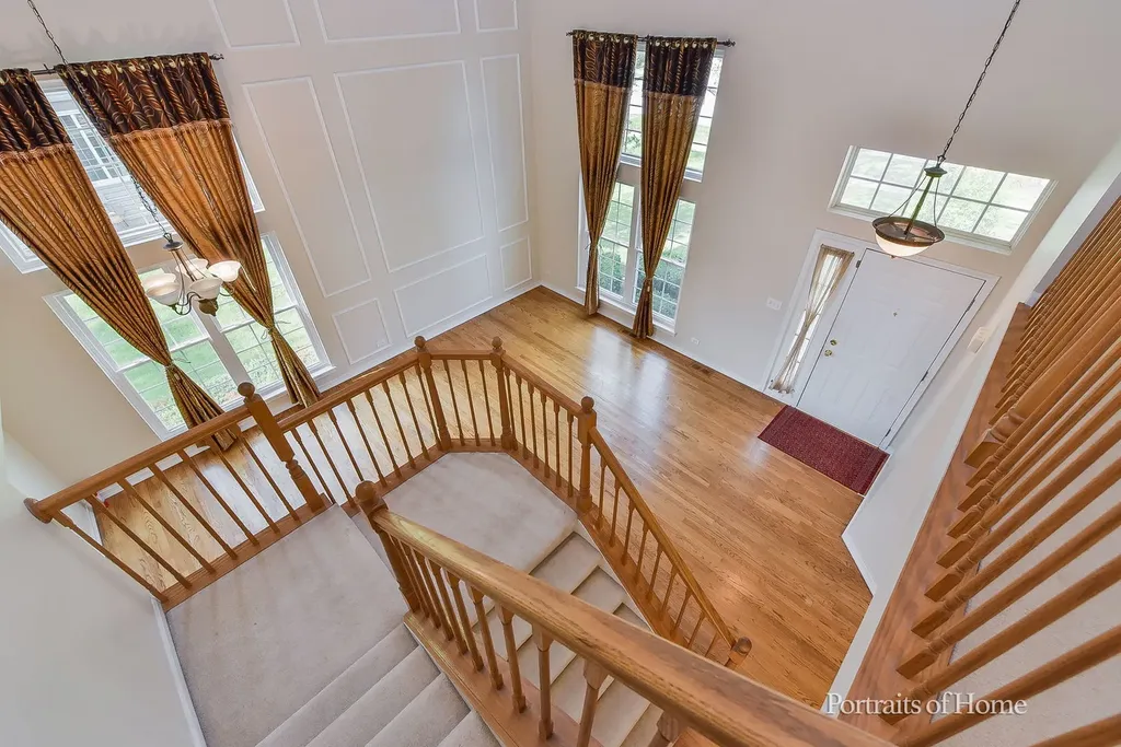 1302 Dunbarton Drive Aurora IL 60502