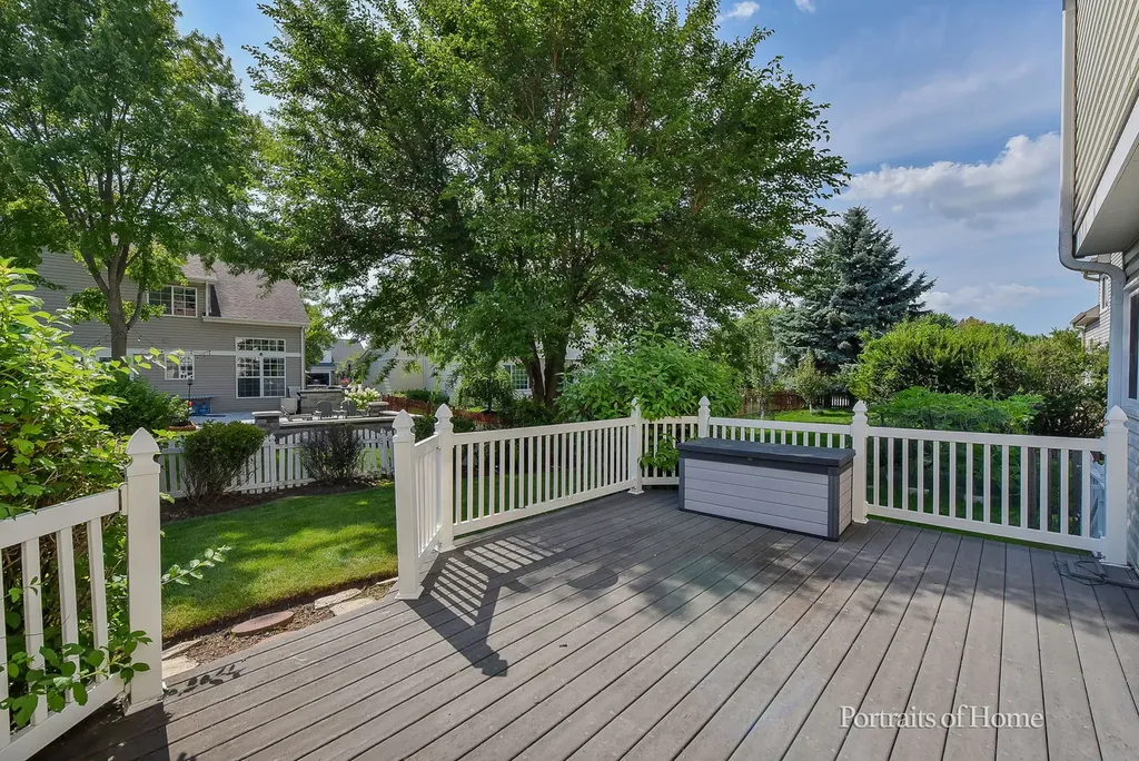 1302 Dunbarton Drive Aurora IL 60502