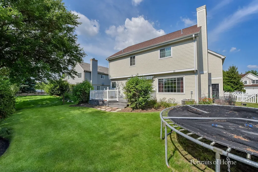 1302 Dunbarton Drive Aurora IL 60502