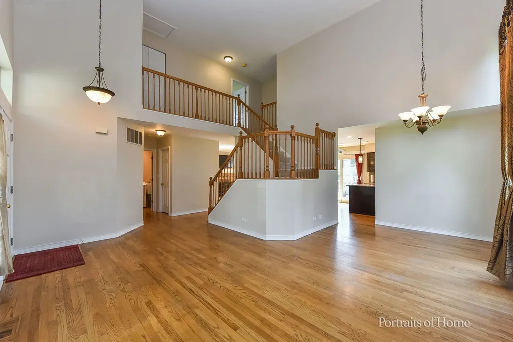 1302 Dunbarton Drive Aurora IL 60502