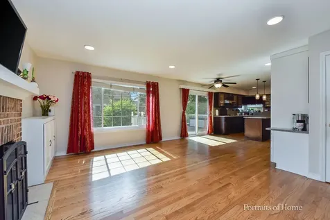 1302 Dunbarton Drive Aurora IL 60502
