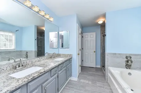 1302 Dunbarton Drive Aurora IL 60502