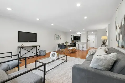 1234 Elmwood Avenue Evanston IL 60202