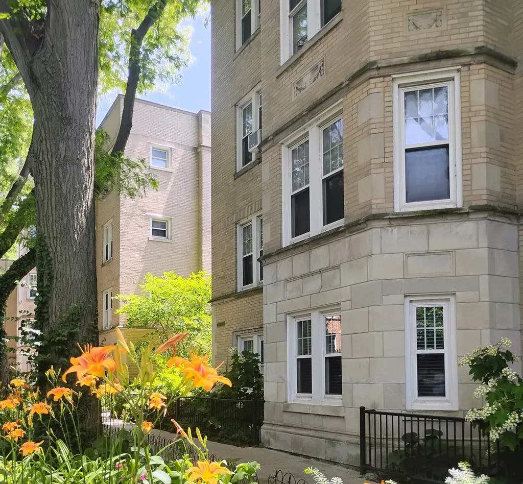 1445 West Elmdale Avenue Chicago IL 60660