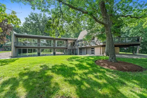 431 Maplewood Drive Barrington IL 60010