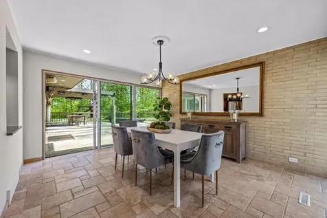 431 Maplewood Drive Barrington IL 60010