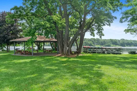 431 Maplewood Drive Barrington IL 60010