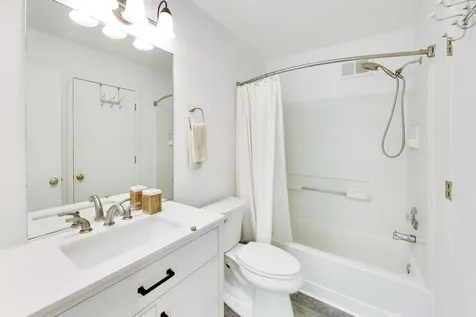261 West Whispering Oaks Lane Round Lake IL 60073