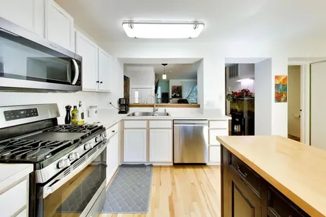 261 West Whispering Oaks Lane Round Lake IL 60073