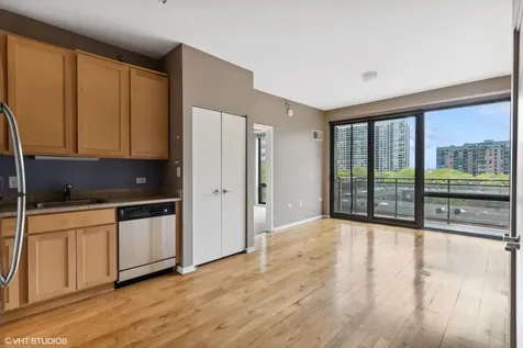 1 East 8th Street Chicago IL 60605