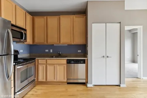 1 East 8th Street Chicago IL 60605