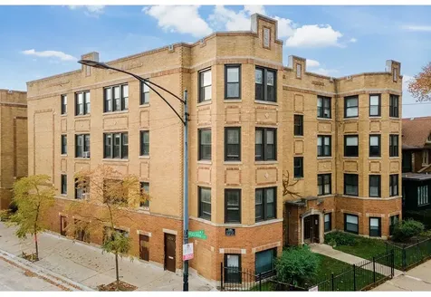 4220 North Clark Street Chicago IL 60613