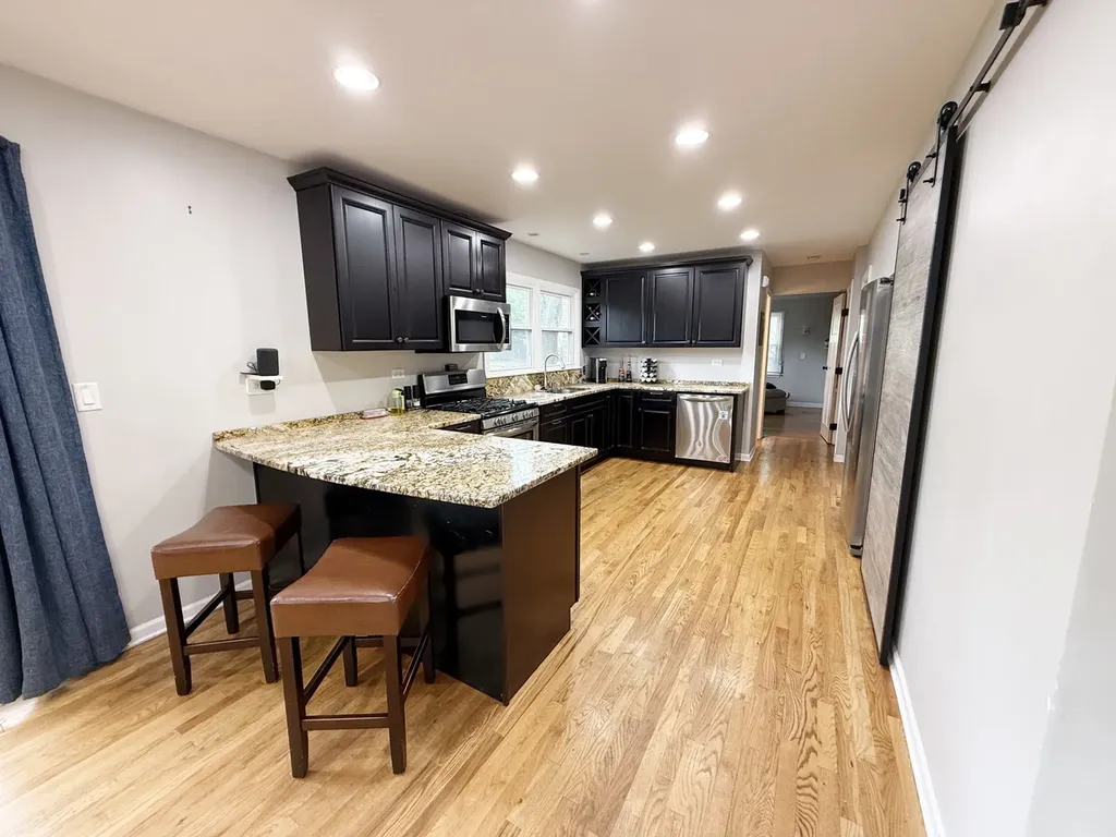 4388 Lincoln Court Rolling Meadows IL 60008