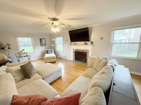 4388 Lincoln Court Rolling Meadows IL 60008