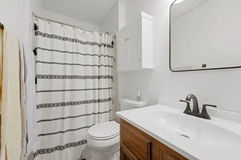 1299 48TH Avenue East Moline IL 61244