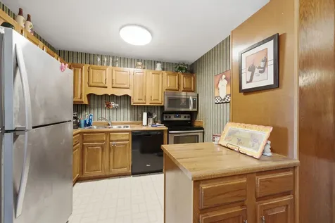 1299 48TH Avenue East Moline IL 61244