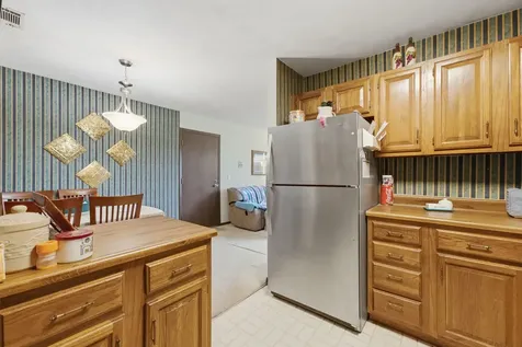 1299 48TH Avenue East Moline IL 61244
