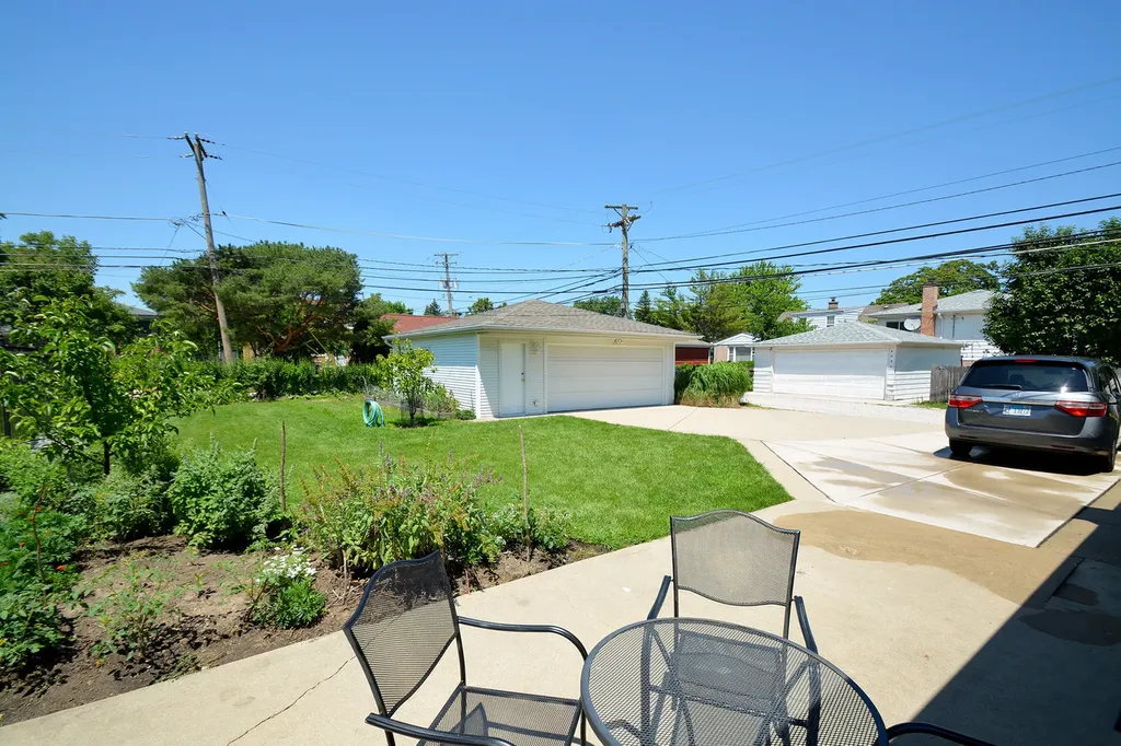 7542 Lowell Avenue Skokie IL 60076