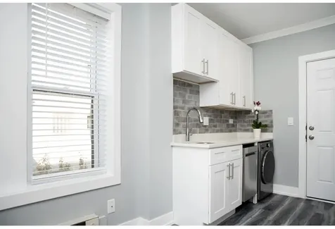 3821 North Greenview Avenue Chicago IL 60613