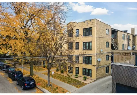 3821 North Greenview Avenue Chicago IL 60613