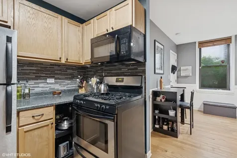 1920 West Dickens Avenue Chicago IL 60614