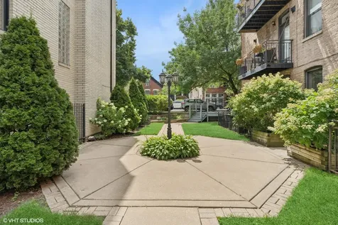 1920 West Dickens Avenue Chicago IL 60614