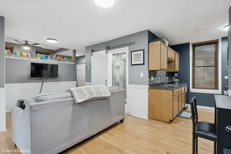 1920 West Dickens Avenue Chicago IL 60614