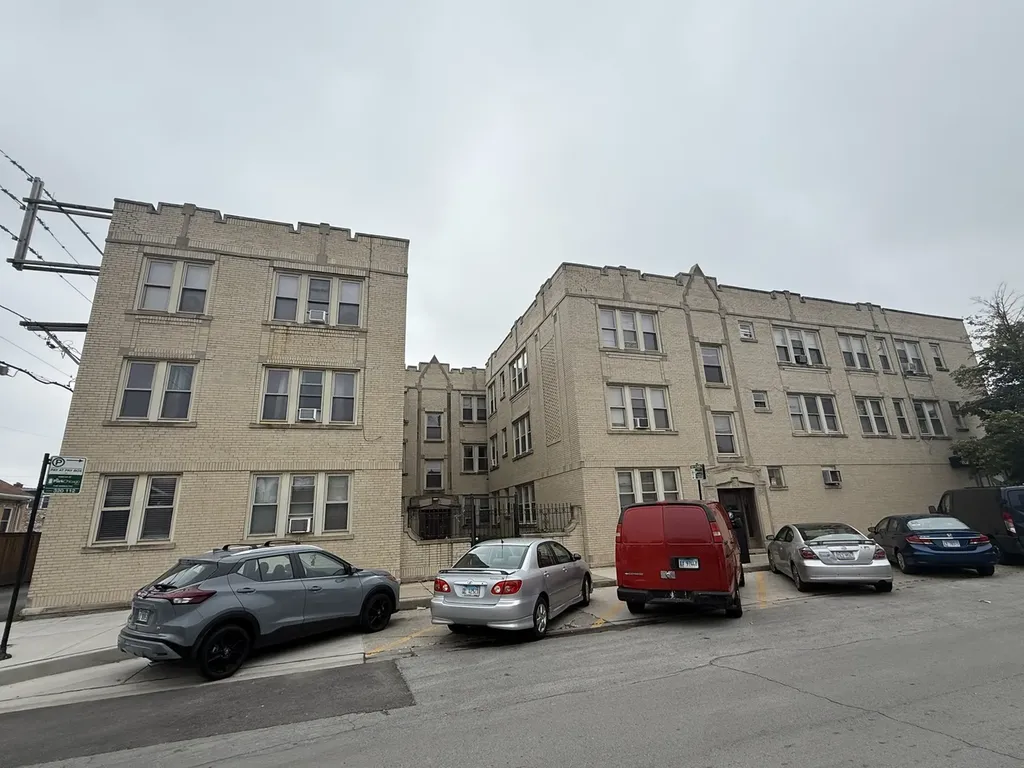 3148 North Linder Avenue Chicago IL 60641