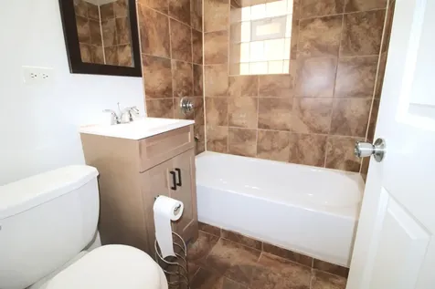 1519 North Linder Avenue Chicago IL 60651