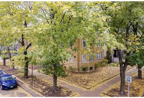 3703 North Hoyne Avenue Chicago IL 60618