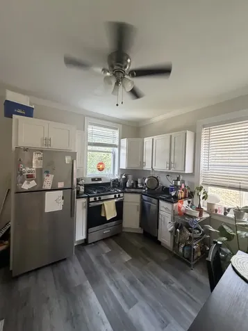 646 West Roscoe Avenue Chicago IL 60657