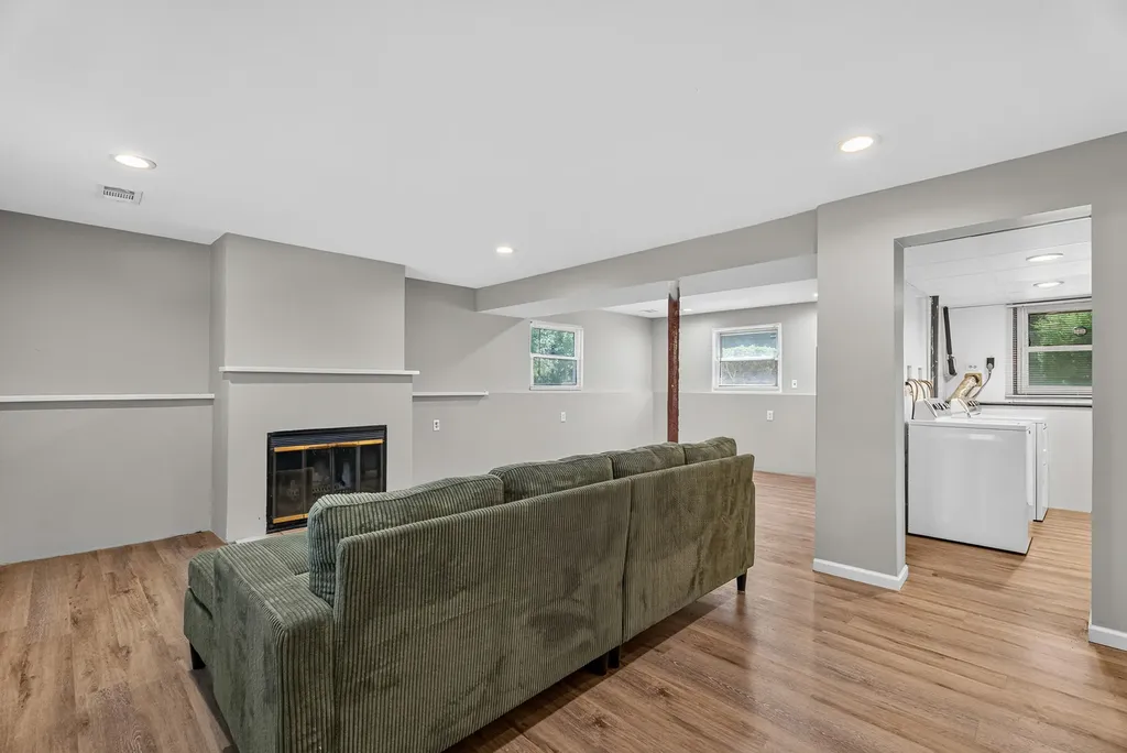 4 Devon Court Bolingbrook IL 60440