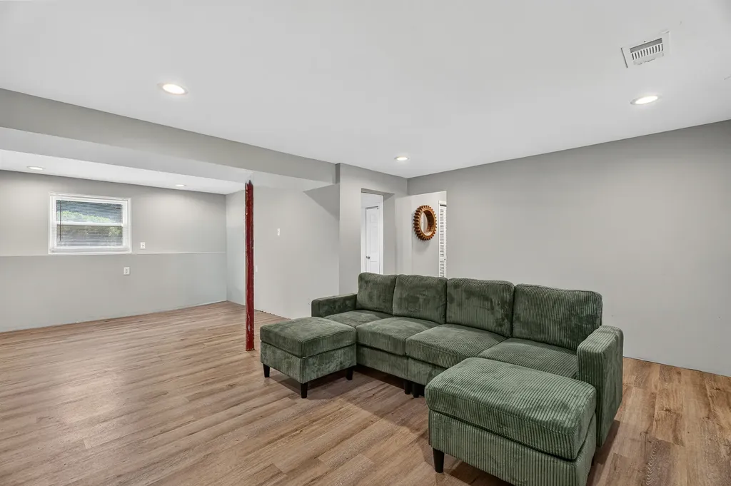 4 Devon Court Bolingbrook IL 60440