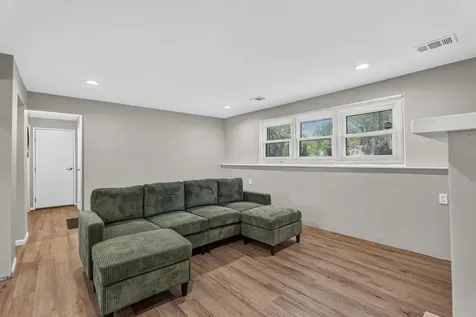 4 Devon Court Bolingbrook IL 60440