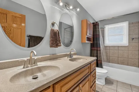 4 Devon Court Bolingbrook IL 60440