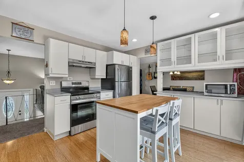 4 Devon Court Bolingbrook IL 60440