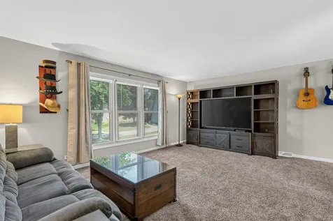 4 Devon Court Bolingbrook IL 60440