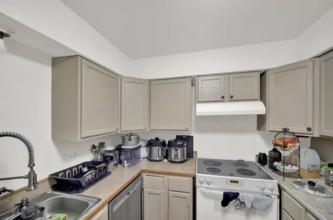 167 West Elk Trail Carol Stream IL 60188