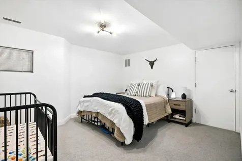 2734 North Seminary Avenue Chicago IL 60614