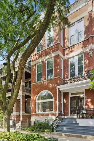 2734 North Seminary Avenue Chicago IL 60614