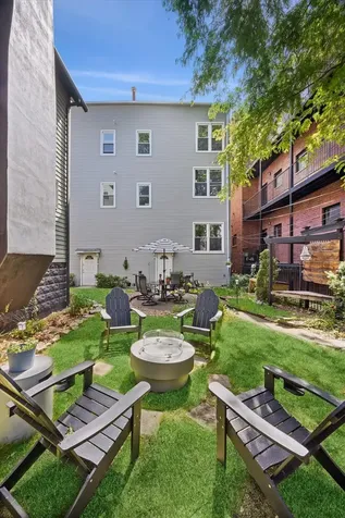 2734 North Seminary Avenue Chicago IL 60614