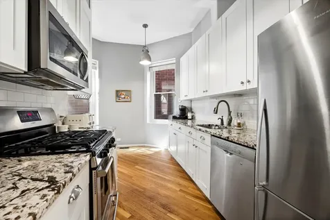 2734 North Seminary Avenue Chicago IL 60614