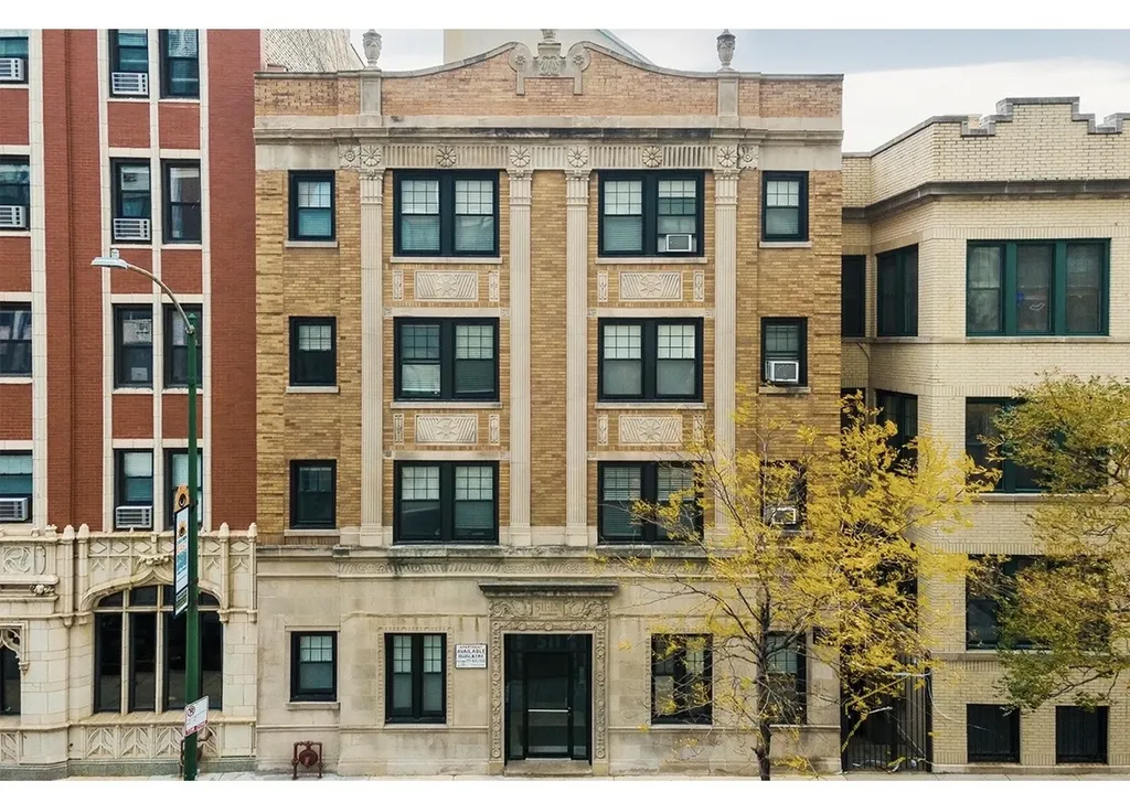 511 West Belmont Avenue Chicago IL 60657