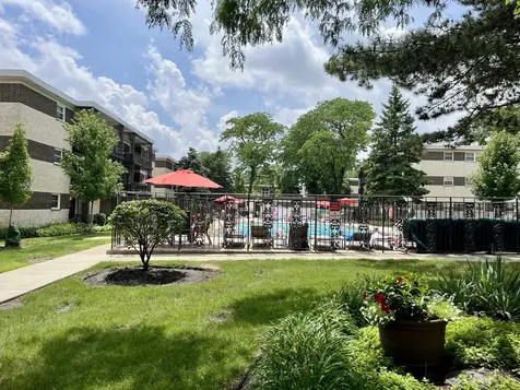 925 8TH Avenue La Grange IL 60625