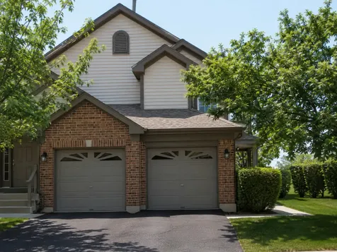 199 Old Oak Court W Buffalo Grove IL 60089