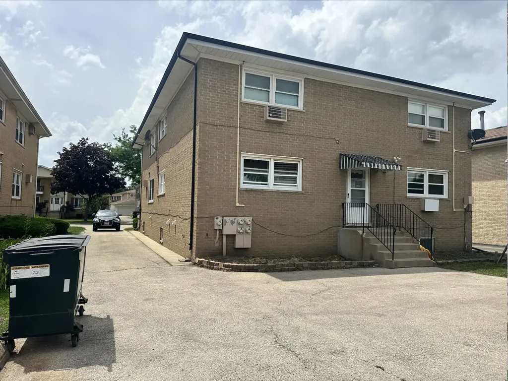 4533 Elm Avenue Brookfield IL 60513