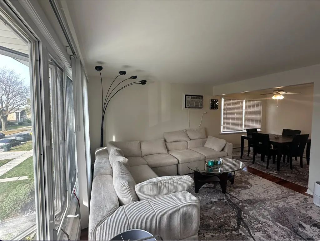 4533 Elm Avenue Brookfield IL 60513