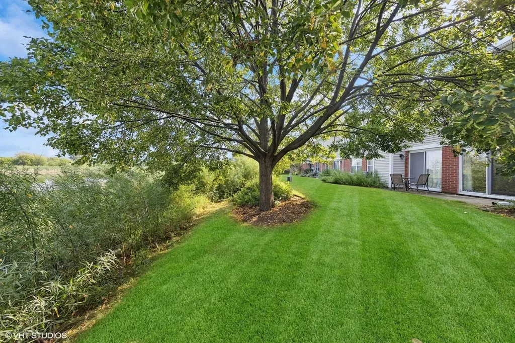 1670 Mansfield Court Roselle IL 60172